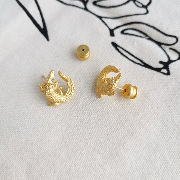 Julie Vos Stud Earrings - Alligator - Gold - Picture 4 of 4